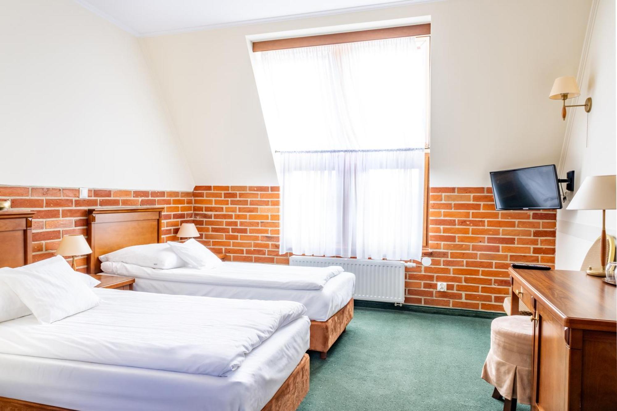 Hotel Szymbark Szymbark  Bagian luar foto