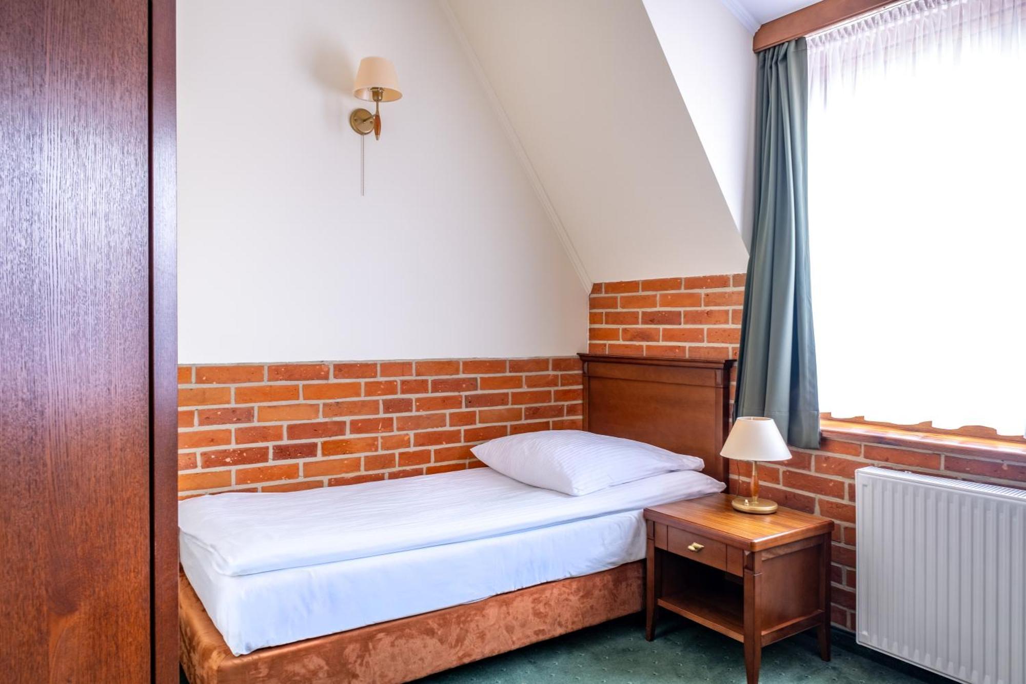 Hotel Szymbark Szymbark  Bagian luar foto