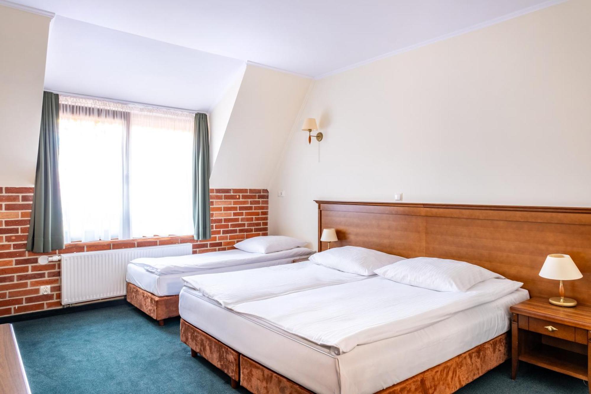 Hotel Szymbark Szymbark  Bagian luar foto