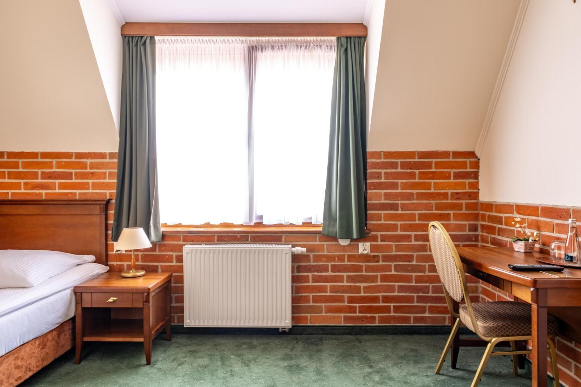 Hotel Szymbark Szymbark  Bagian luar foto